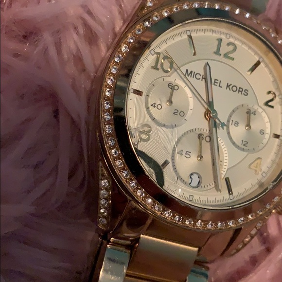 Michael Kors USED/CRACKED watch - Picture 2 of 4